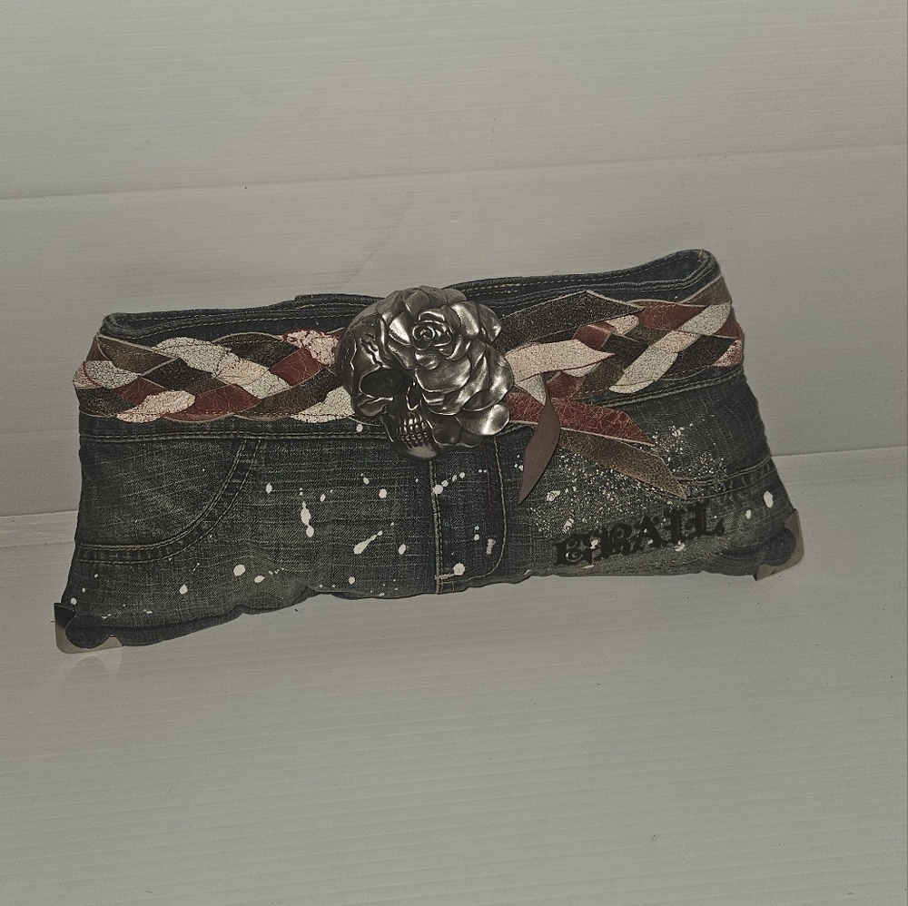 Very Rare Vintage Grail Skulls Handbag – Embroidered & Paint-Splatter ✅